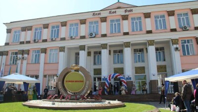 Более 200 обладателей знака "Алтын белгі" неожиданно лишили полученных грантов