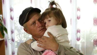 Отец Миланы, найденной в районе аэропорта Астаны, намерен в суде доказать своё родство