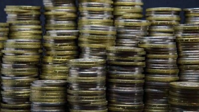 В мае казахстанцы получат повышенные на 5% пенсии и пособия