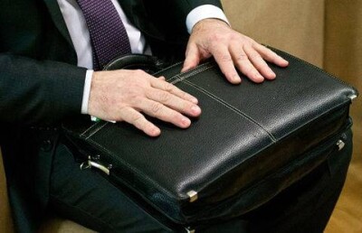 Уволенному из-за выходки сына чиновнику в ВКО советуют подать в суд