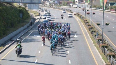 Именитые велогонщики из 15 стран мира принимают участие в "Туре Алматы"