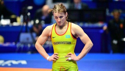 Выступающая под казахстанским флагом россиянка проиграла в полуфинале чемпионата мира