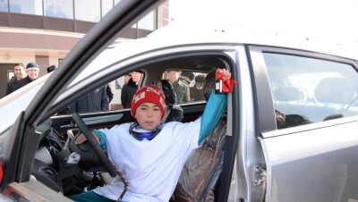 Внедорожник и 13 млн тенге разыграли на конных скачках в Кызылорде