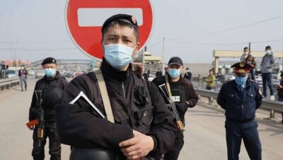 В Нур-Султане задержали таксиста, который за 50 000 тенге вывез пассажира в обход блокпостов