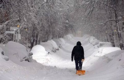 Силы местной полиции бросили следить за уборкой снега в Астане