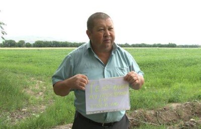 Одиночный пикет на соевом поле устроил житель Алматинской области