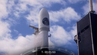 SpaceX запустила Falcon 9 с разведывательным спутником США