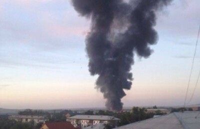 Пожар уничтожил два торговых центра в Талдыкоргане