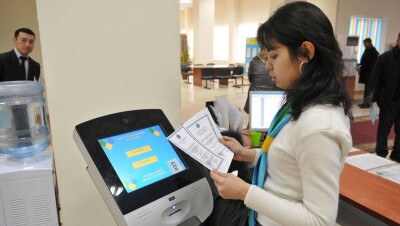 В Алматы и Шымкенте открылись ЦОНы, работающие до полуночи