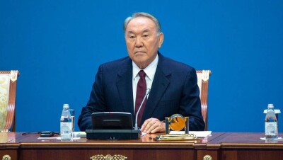 Нурсултан Назарбаев: "Раз уж гостей принимаем, надо хотя бы шею помыть!"