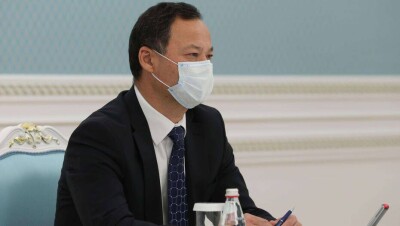 Глава МИД КР Токаеву: Новое руководство страны настроено на укрепление кыргызско-казахских отношений