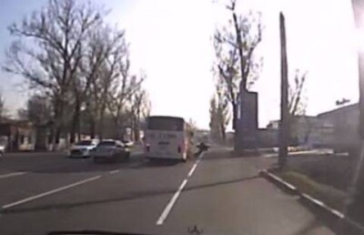 Из автобуса на полном ходу выпал пассажир в Алматы 
