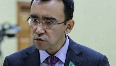 Ашимбаев: Мы не поддерживаем "нурботов" и не будем привлекать иностранных политтехнологов