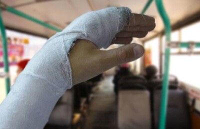 В Караганде водитель автобуса вывихнул пассажиру руку и порвал губу