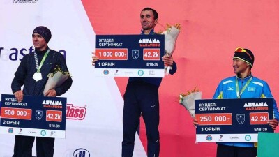 По миллиону тенге и билеты на самолёт получили победители Astana Marathon 2019 