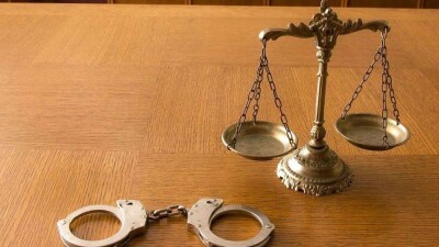 Верховный суд оправдал осуждённого, которому прибавили три года за сидение на лавочке
