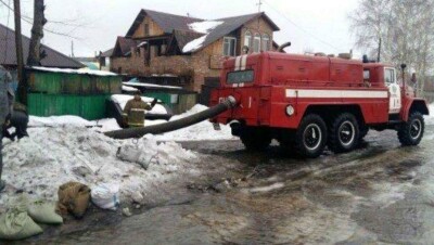 В ВКО топит сёла дождевой водой, ситуацию усугубляет резкое таяние снега 
