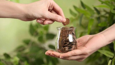 Казахстанцы помогают пострадавшим в Мактааральском районе деньгами и продуктами