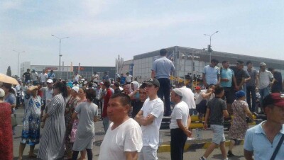 "Ак жол" потребовал от Кабмина выплатить жителям Арыси компенсации за моральный ущерб