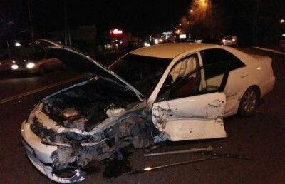 Выезд на встречную полосу спровоцировал тройное ДТП в Алматы