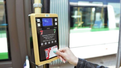 65% астанчан продолжают оплачивать проезд в автобусе наличными