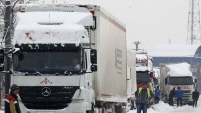 Из-за непогоды закрыто движение автотранспорта в трёх областях Казахстана
