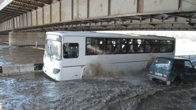 Акимат Усть-Каменогорска: Закрытие дороги из-за повышения уровня воды в Ульбе – не ЧС