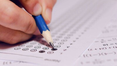 МОН повысит пороговый уровень на ЕНТ для поступления на педагогические специальности до 70 баллов