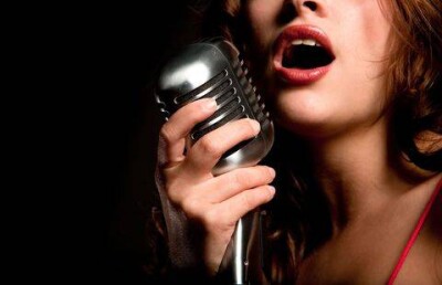 Девушка напугала пользователей казнета жутким исполнением песни