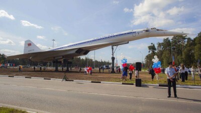 В подмосковном Жуковском открыли памятник сверхзвуковому авиалайнеру ТУ-144