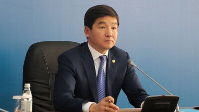 Бауыржан Байбек 50 минут ждал вылета борта "Эйр Астаны"