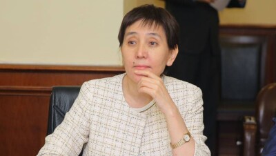 Дуйсенова пожаловалась Сагинтаеву на нерасторопных строителей больниц