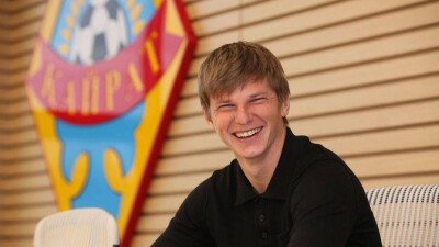 Назначена дата встречи Аршавина и журналиста, проигравшего в пари свои волосы