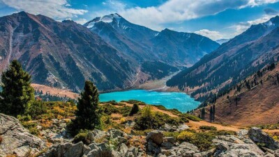 Бекшин подписал постановление, разрешающее алматинцам выезжать в горы, посещать музеи и бассейны