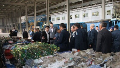 Цена отбросов: сенаторы изучали проблемы переработки мусора на месте