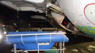 В аэропорту Алматы повредили корпус самолёта Bek Air во время погрузки багажа