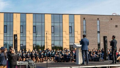 В IQanat High School of Burabay заявили, что уплатят штраф за нарушение масочного режима