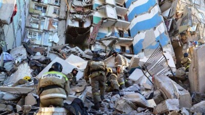 Путин прилетел в Магнитогорск, где обрушилась часть многоэтажного дома