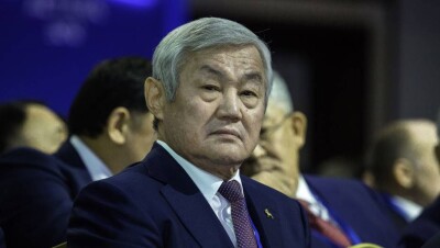 Сапарбаев сравнил цены на лекарства в Актобе и Оренбурге