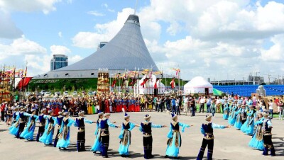 На Наурыз мейрамы в Астане раздадут баурсаки и устроят собачьи бега