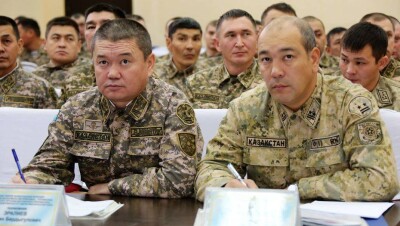 Руководителей воинских частей обучили ведению гибридных и нетрадиционных войн