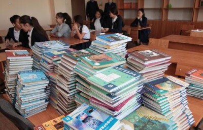 В Казахстане обновлено содержание большинства учебников 