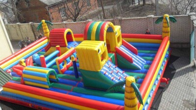 В Караганде начали досудебное расследование в отношении чиновников после ЧП с батутом