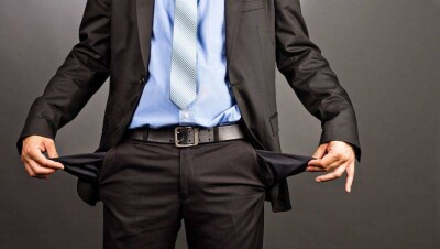 В СКО художник попросил акимат погасить долг за купленные картины. Глава региона пообещал рассчитаться