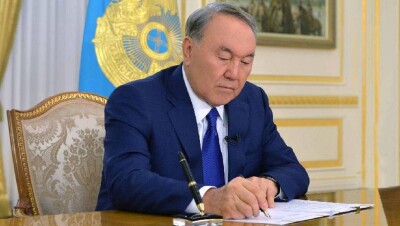 Президент Казахстана подписал поправки в закон о коллекторской деятельности
