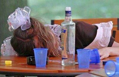 Школьнице из Рудного поставили диагноз "алкоголизм"