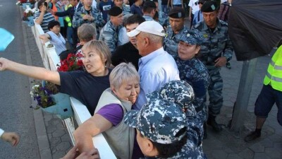 В Алматы создадут диалоговую полицию для работы на митингах и акциях протеста