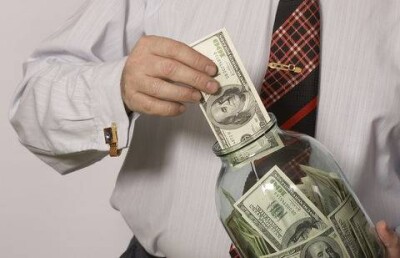 Нацбанк Казахстана не будет вводить ограничения на долларовые депозиты