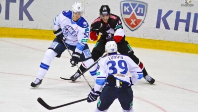 "Барыс" разгромил "Трактор" в первом раунде плей-офф КХЛ