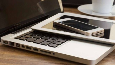 Благотворительный фонд помог семье, которая выставила на продажу подаренный ноутбук, чтобы купить продукты